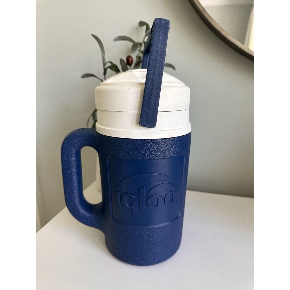 Vintage Igloo Half Gallon Water Jug Cooler Blue White Made In USA 80’s Gorpcore